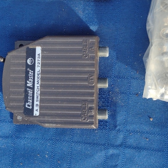 TV A/B Switch & Transformer & Antenna Balun&Wire connectors - Picture 4 of 5